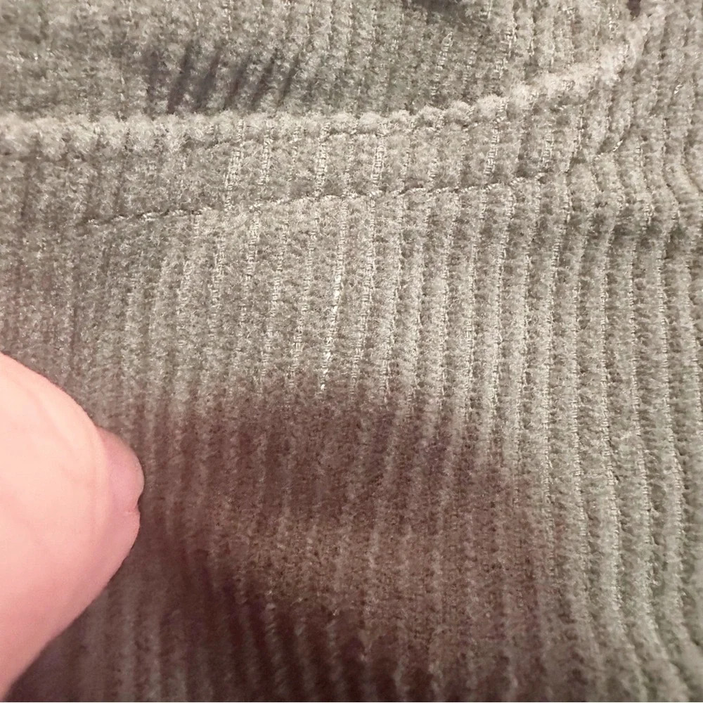Urban outfitters BDG• Green Corduroy Mom High Rise  Pants Size 26 - Picture 12 of 14